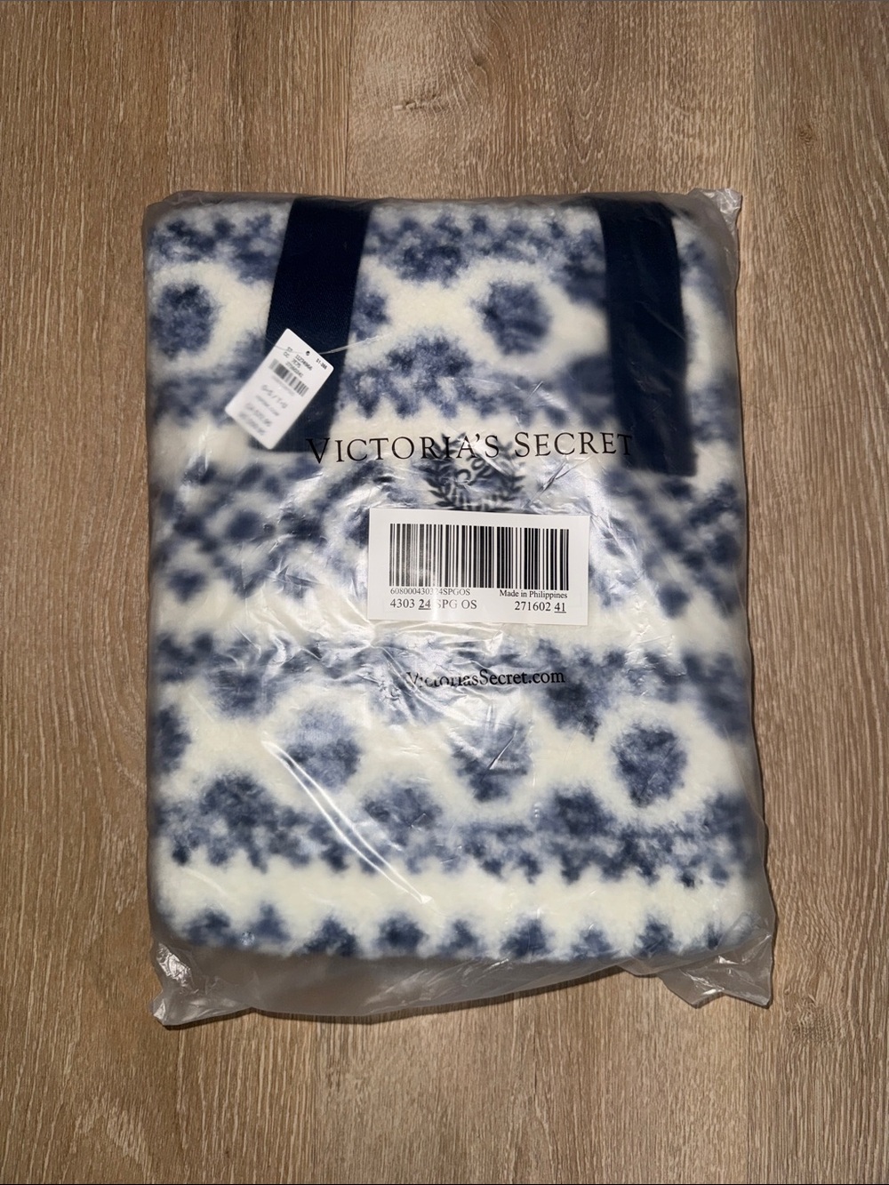 Victoria's Secret Pink Navy & White Fair Isle Plush Tote
